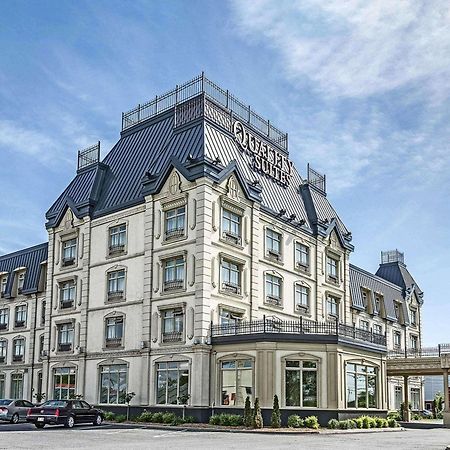 Quality Suites Дрюммондвилл Экстерьер фото
